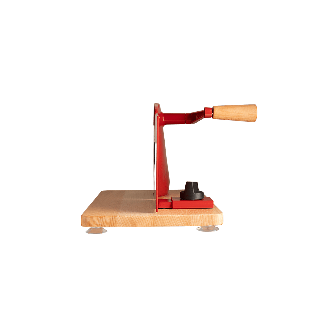 Retro-Hand-Allesschneider mit roter Halterung, Holzsockel und Vollholzplatte