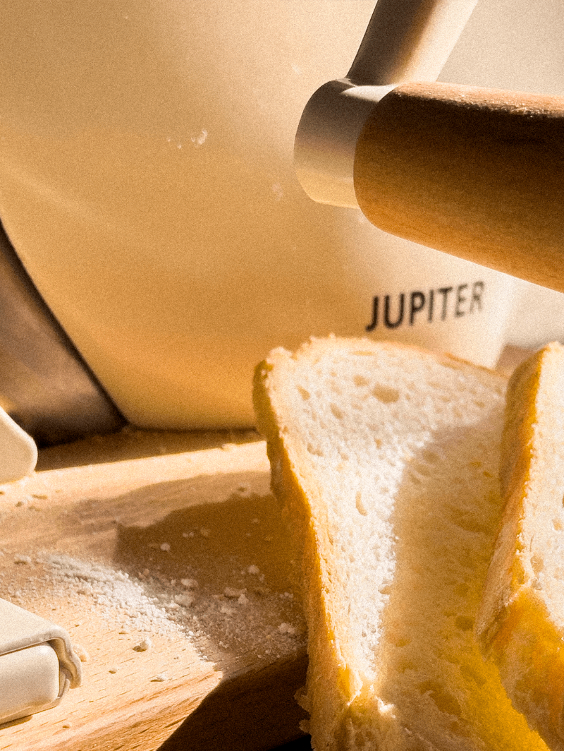 Detailansicht Allesschneider mit Jupiter Logo
